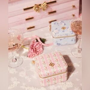 Kendra Scott x LoveShackFancy Small Zip Gold Jewelry Case 💕Price is Firm